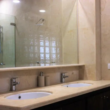 Guimera Exclusive Center. *